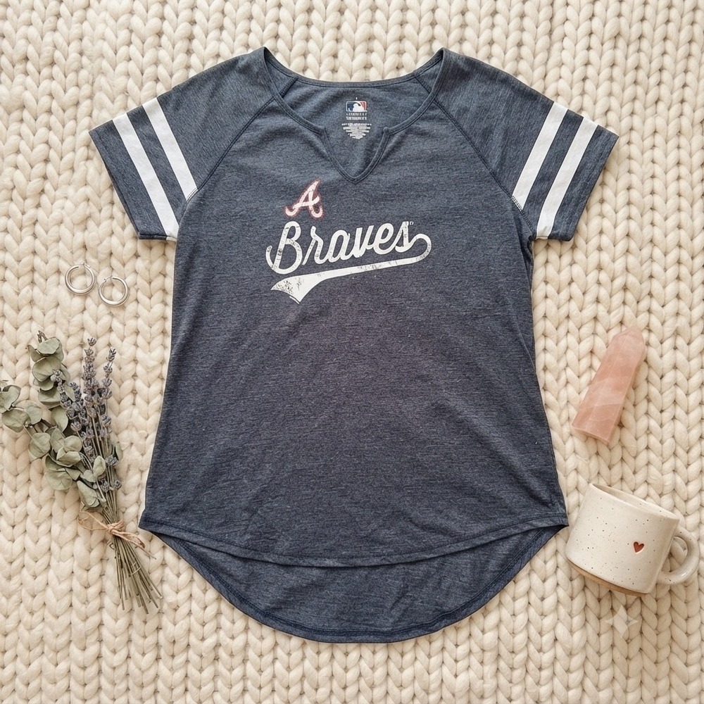 MLB/Torrid Atlanta Braves Womens T-Shirt Varsity Stripe Notched V-Neck XLarge/1